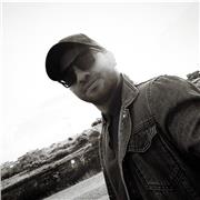 Deneyimli ve birden fazla alanda uzman resim öğretmeni ve grafik tasarımcı